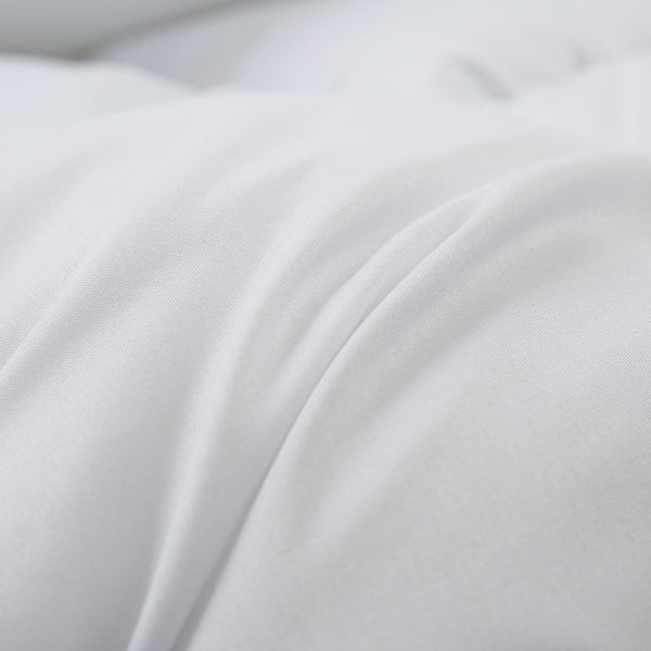 L LOVSOUL White Down Alternative Comforter - L - LOVSOUL