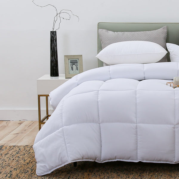 L LOVSOUL White Down Alternative Comforter - L - LOVSOUL